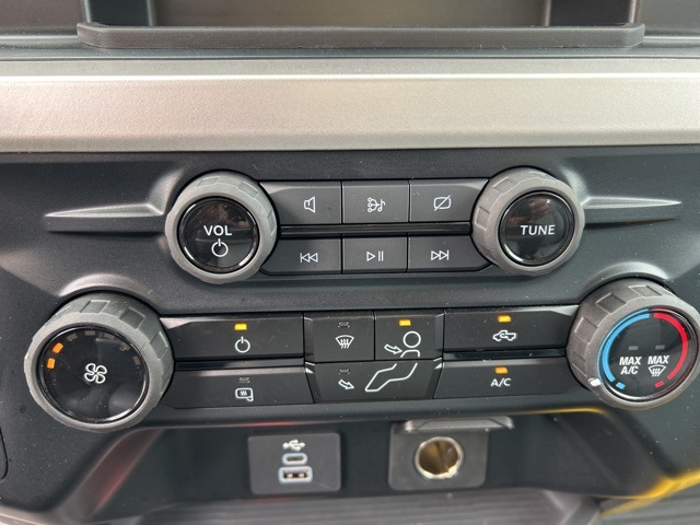 2023 Ford F-350 XL photo 10