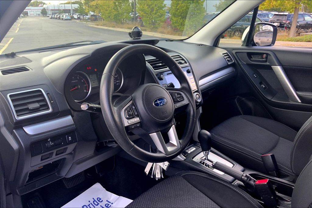 2017 Subaru Forester 2.5i Premium photo 12