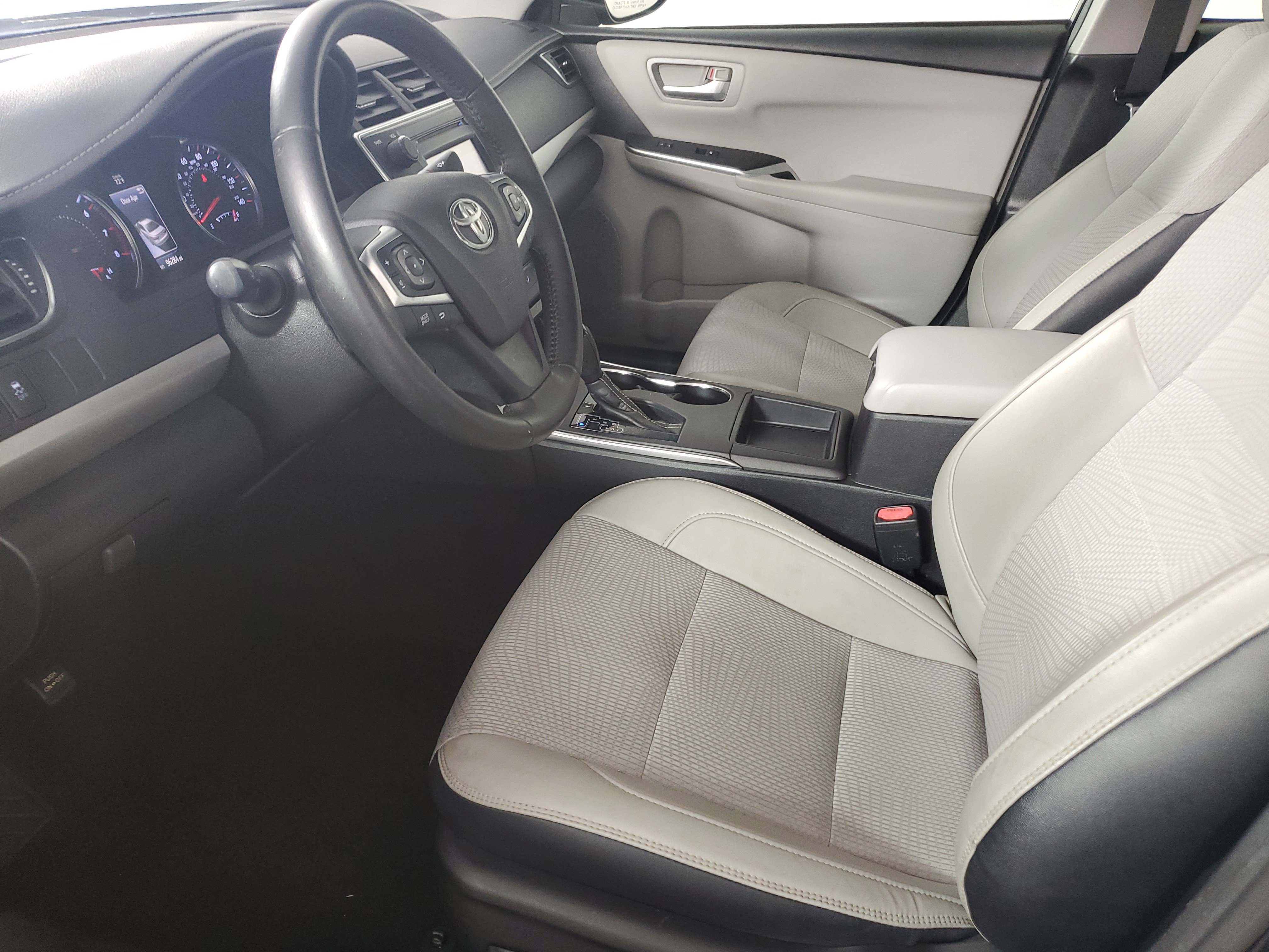 Used 2017 Parisian Night Pearl Toyota SE image 11