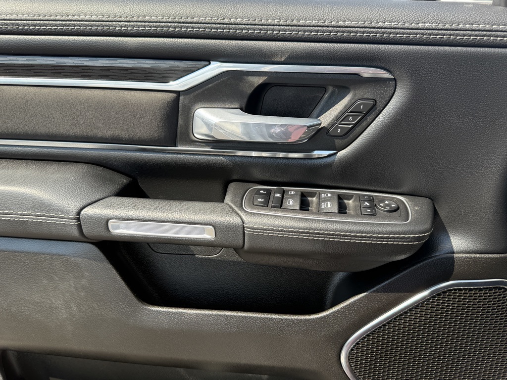 2024 Ram 1500 Laramie photo 17