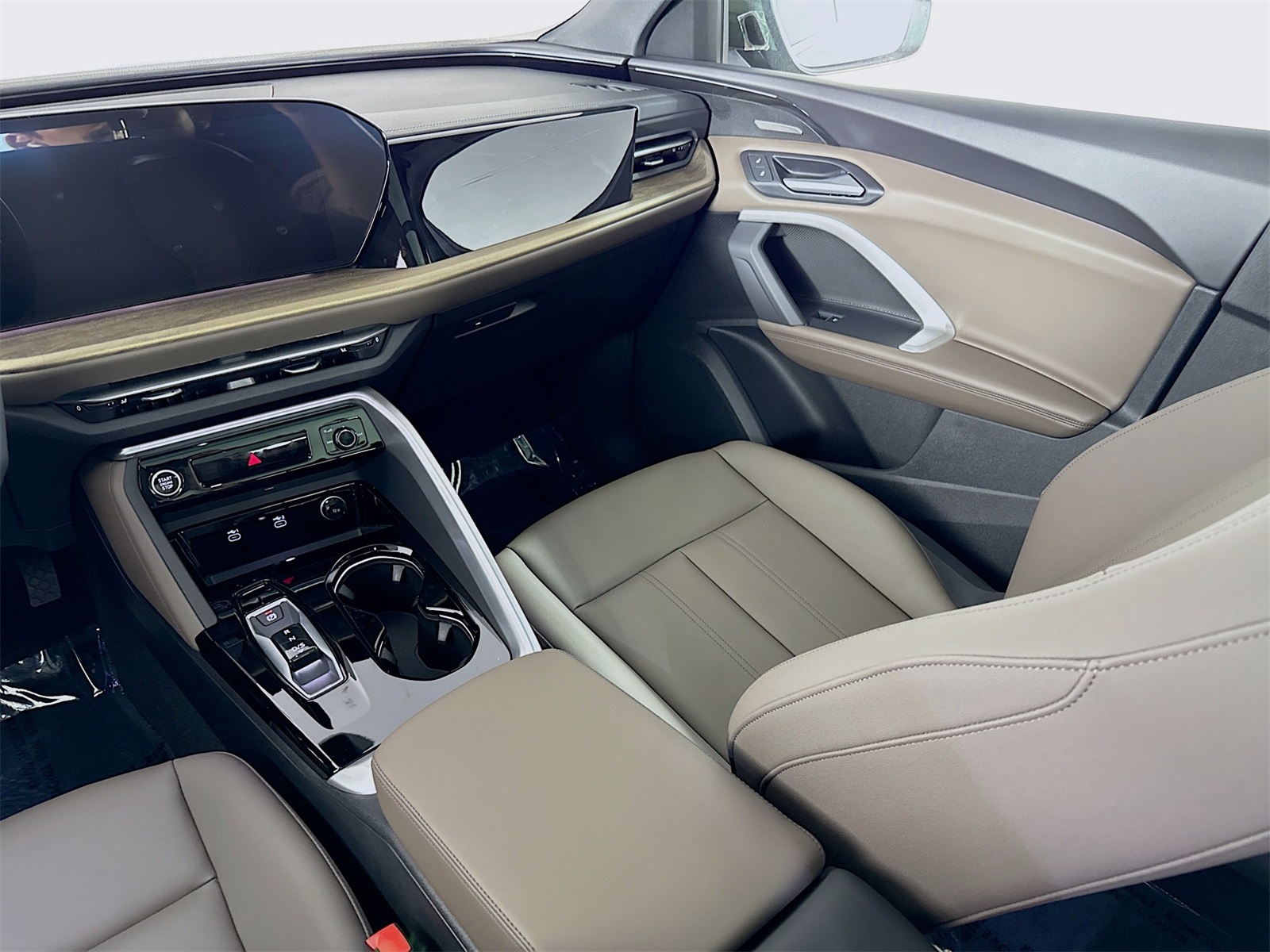 2025 Audi Q5 2.0T Premium Plus photo 21
