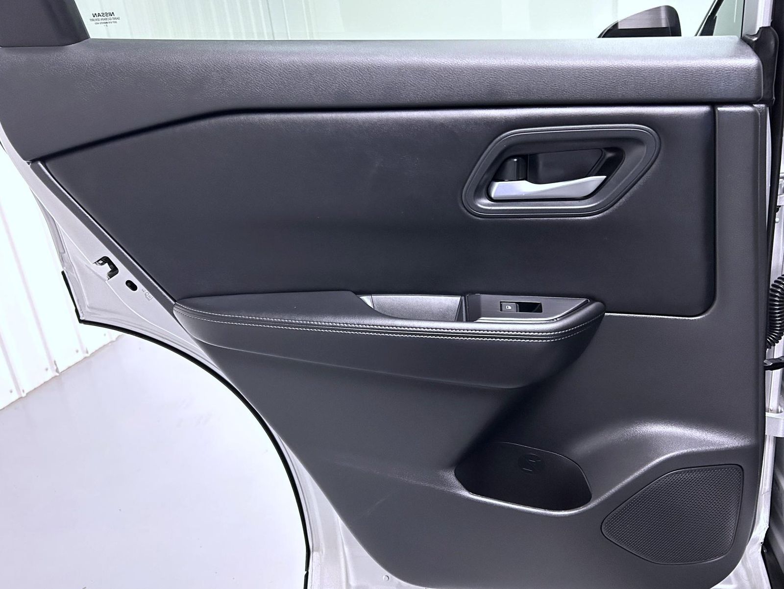 2024 Nissan Rogue SV photo 17