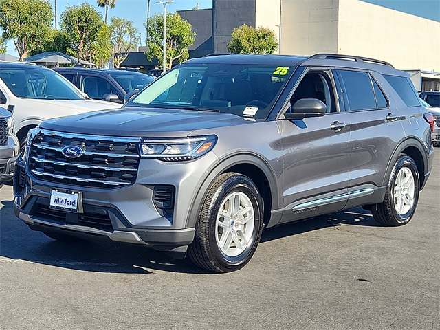2025 Ford Explorer photo 25