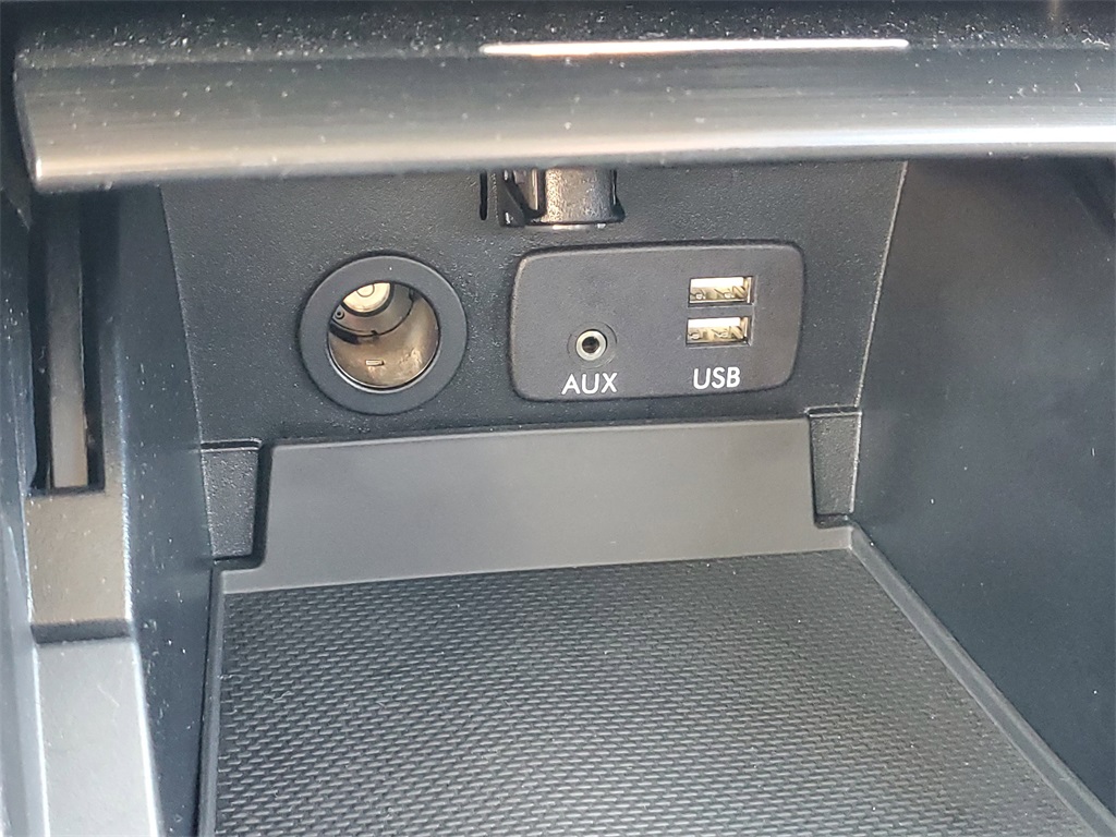 2017 Subaru Legacy 2.5i Premium photo 24
