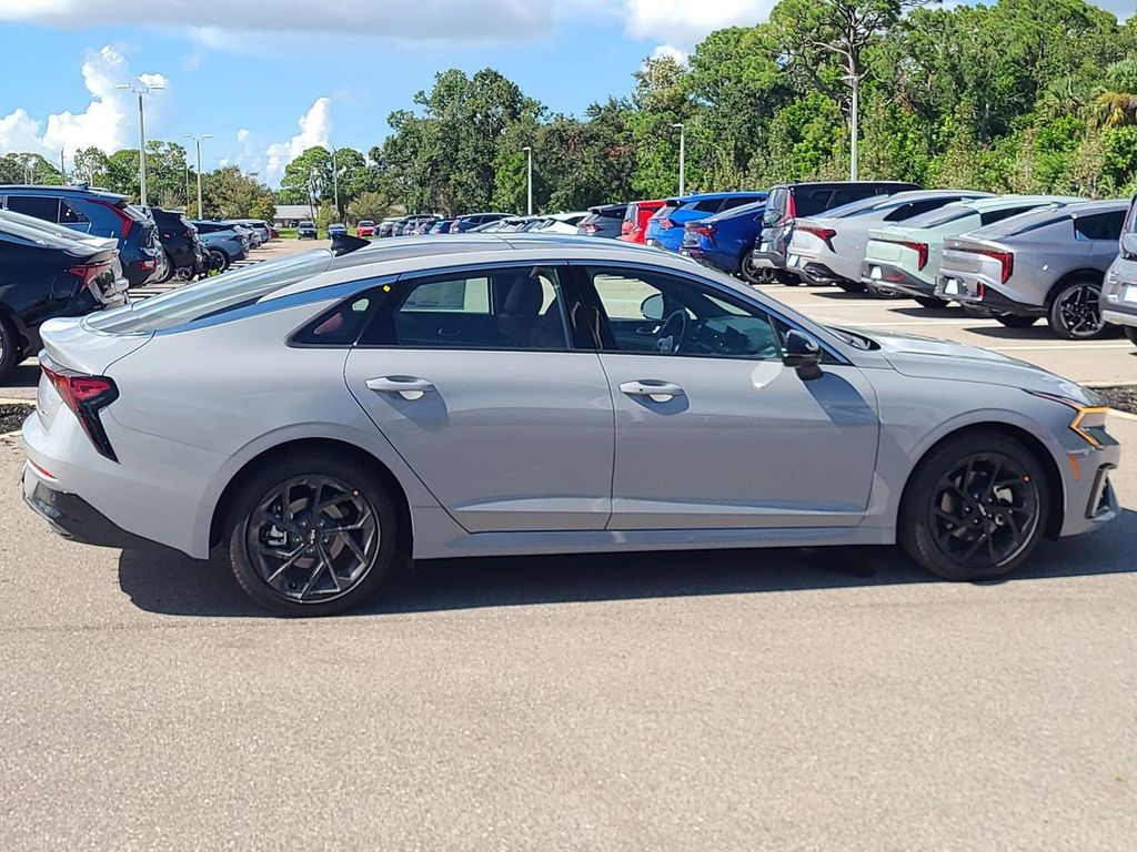2026 Kia K5 GT-Line photo 4
