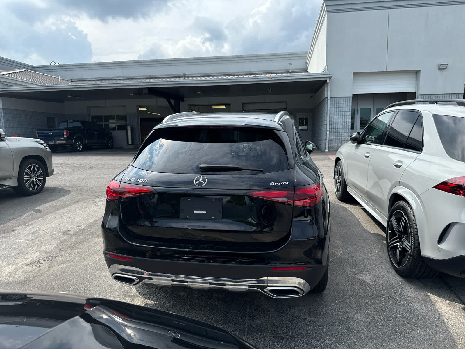 2026 Mercedes Benz GLC 300 4MATIC photo 4