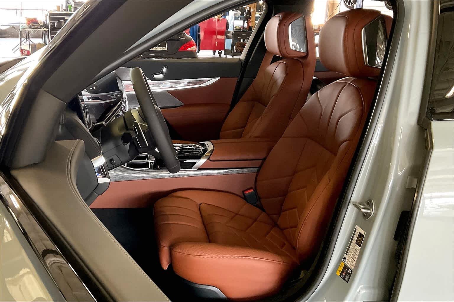 2025 Bmw 750e 750e xDrive photo 9