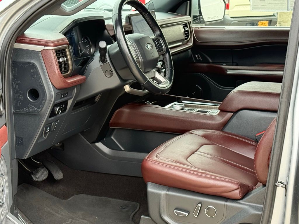 2023 Ford Expedition MAX Limited photo 6