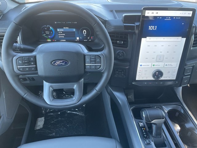 2025 Ford F-150 Lightning photo 2