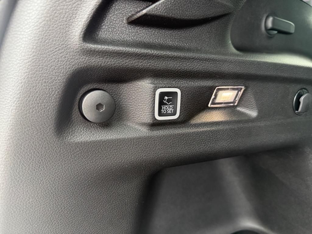 2025 Jeep Grand Cherokee Laredo Altitude photo 24