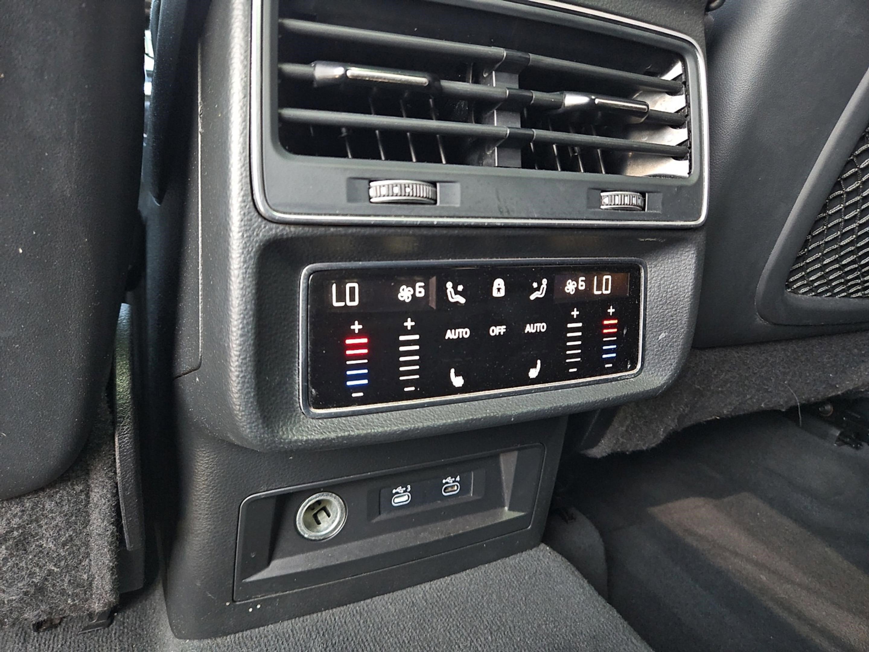 2021 Audi Q7 55 Prestige photo 14