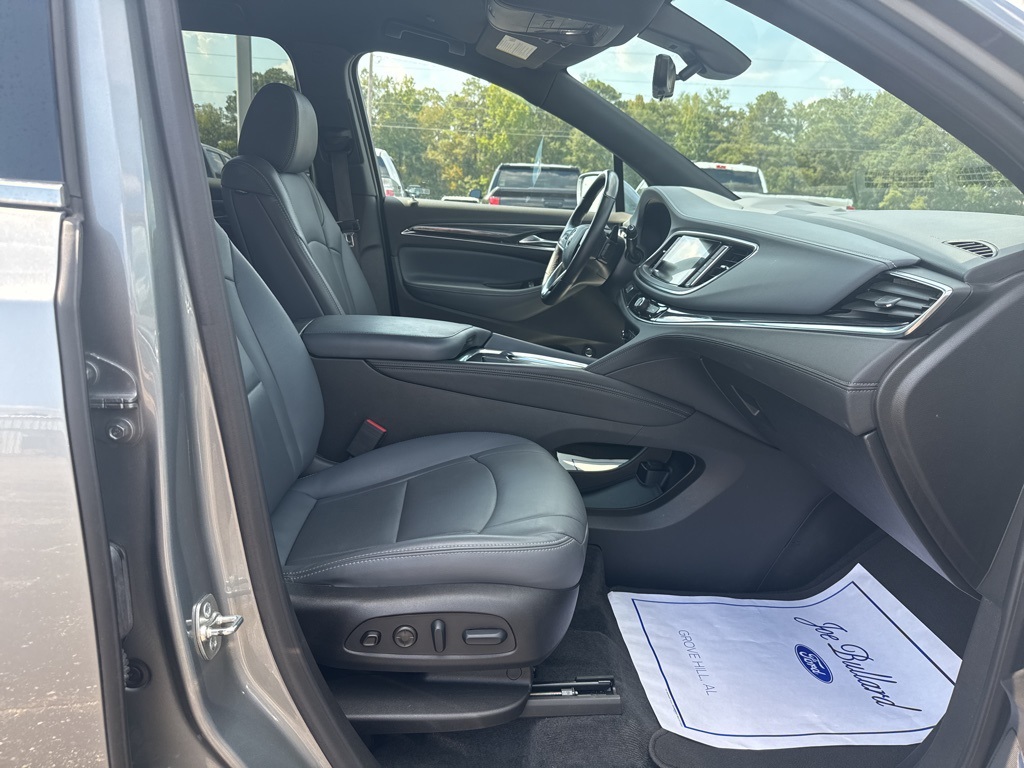2024 Buick Enclave Premium photo 2