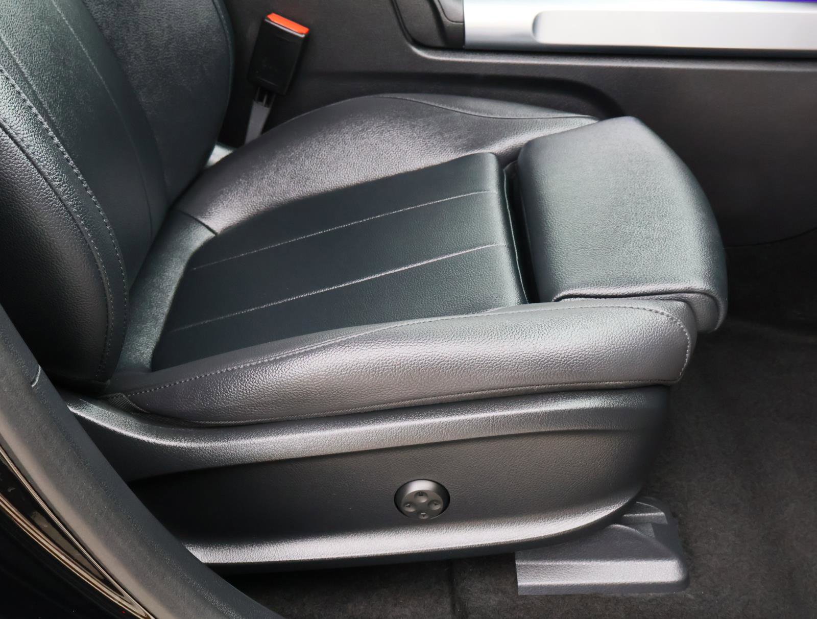 2024 Mercedes Benz EQB photo 17