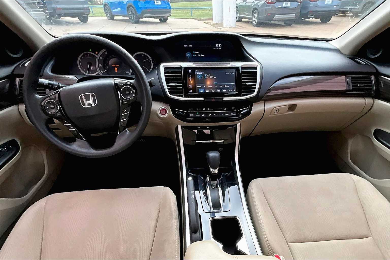 2017 Honda Accord EX photo 12