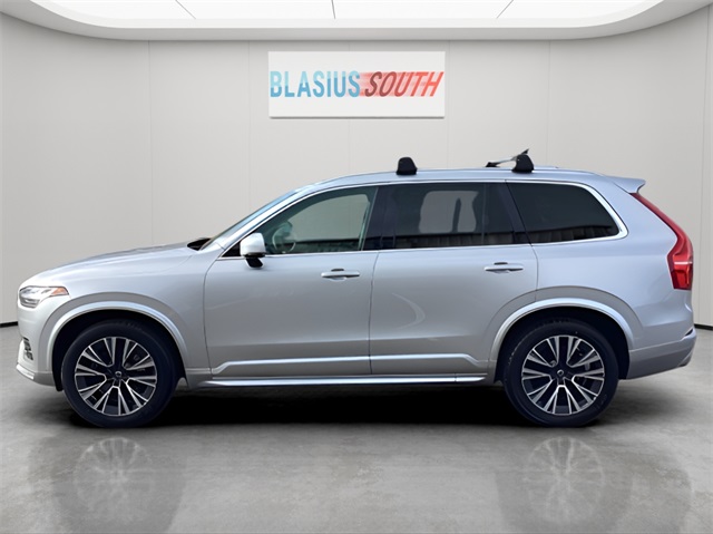 2021 Volvo XC90 T5 Momentum photo 2