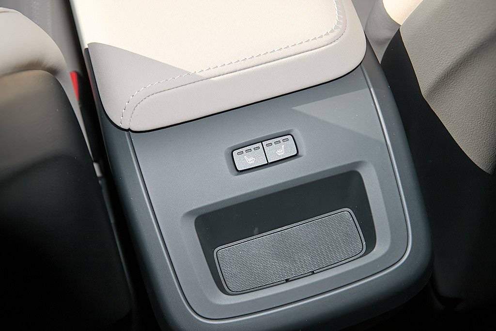 2026 VOLVO XC60 - Image 19