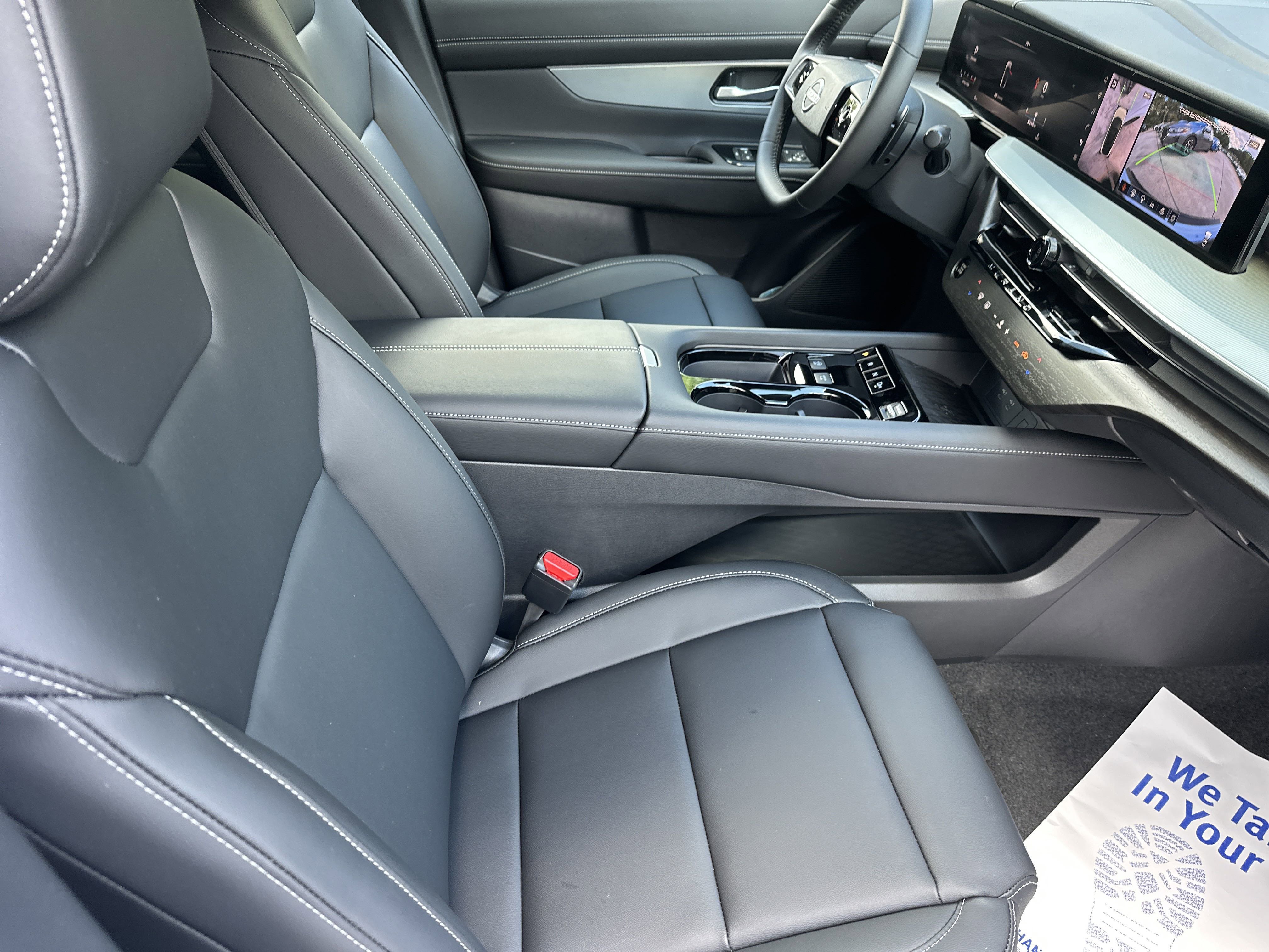 2025 Nissan Murano SL photo 10
