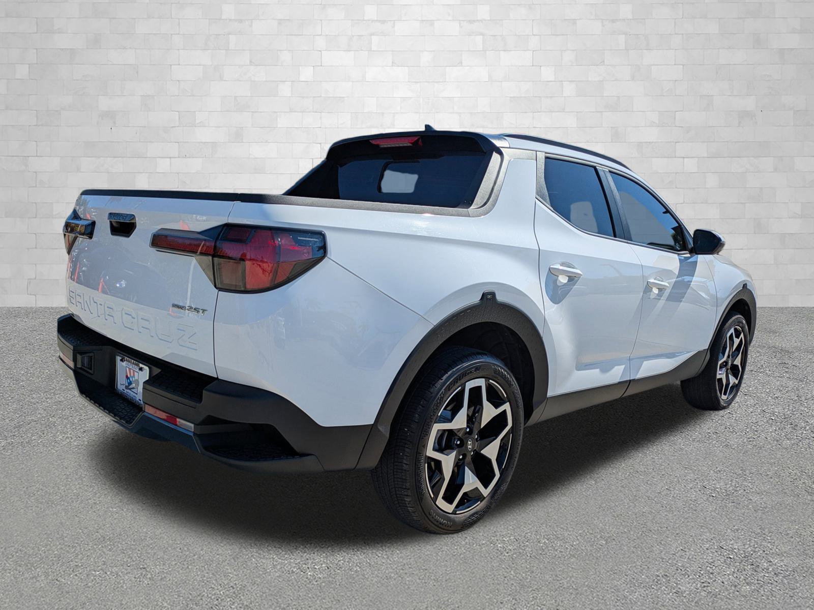 2024 Hyundai Santa Cruz Limited photo 2