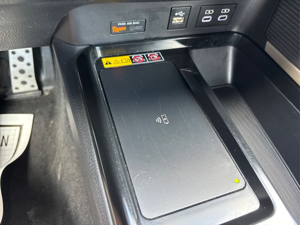 2025 Toyota Camry SE photo 31