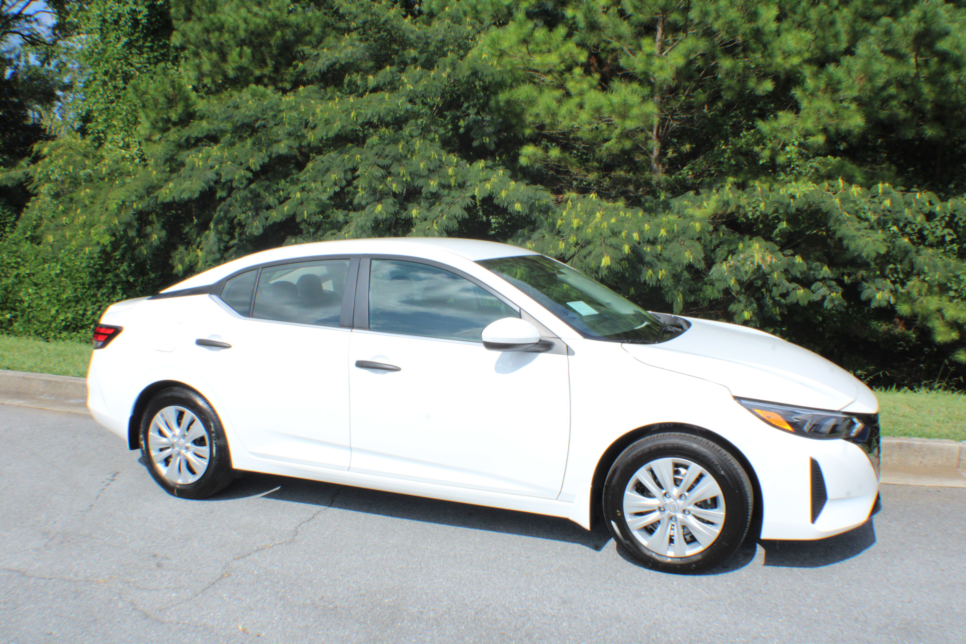 2025 Nissan Sentra S's photo