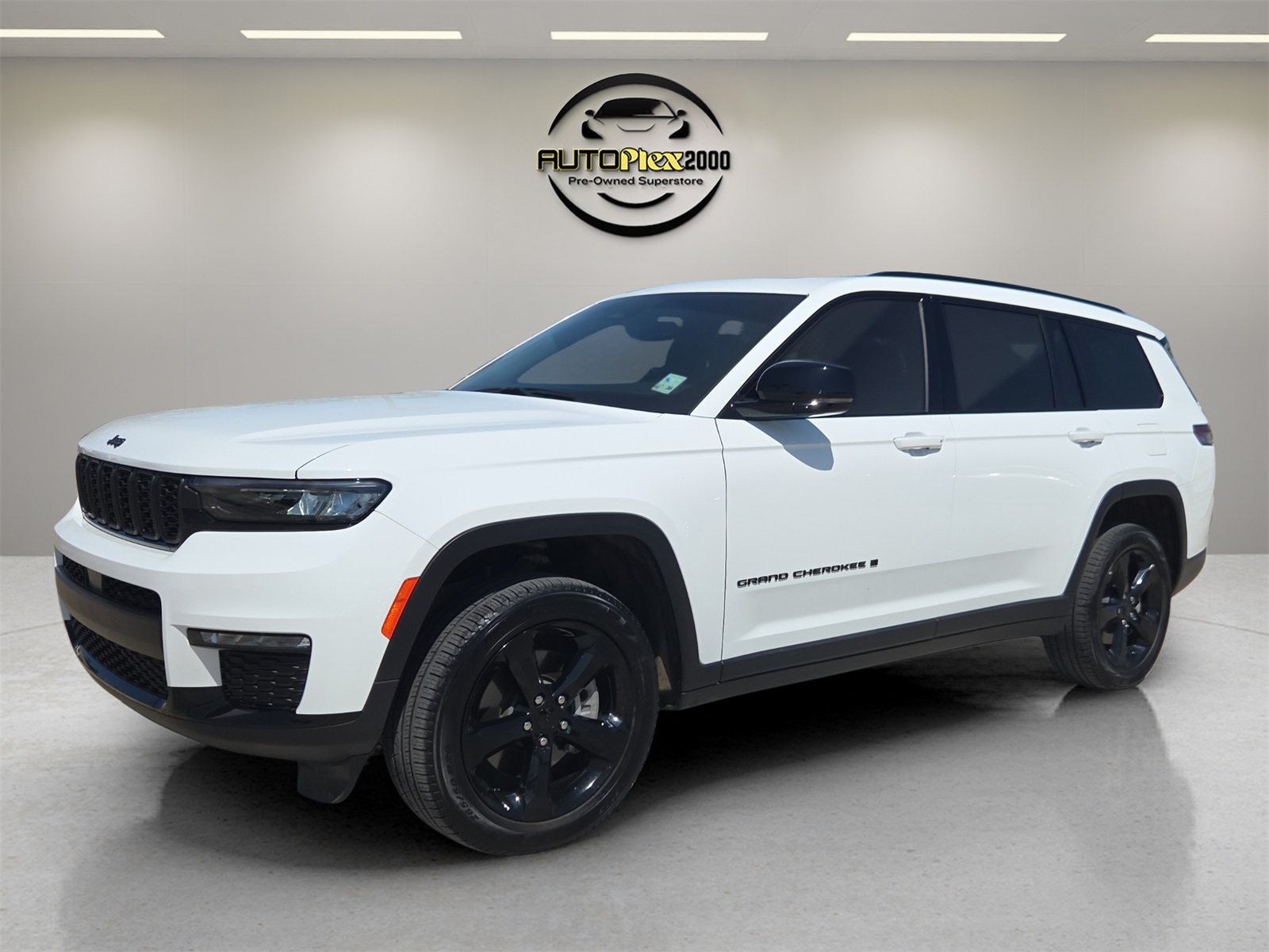 2024 Jeep Grand Cherokee Limited photo 2