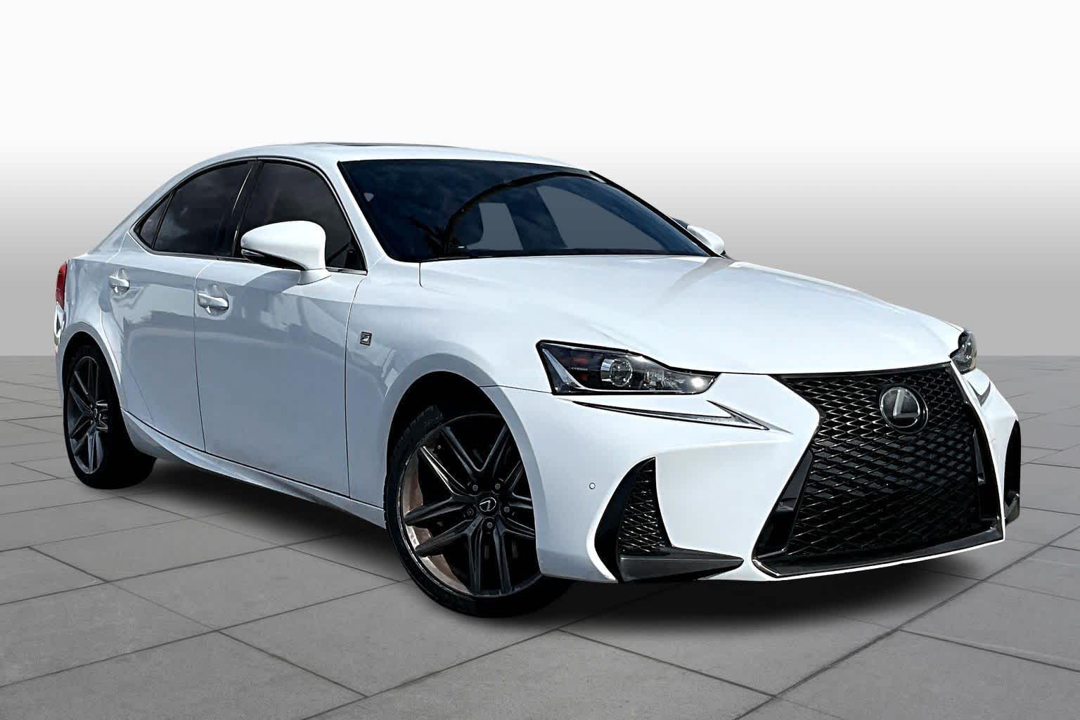 2018 Lexus IS 300 photo 2