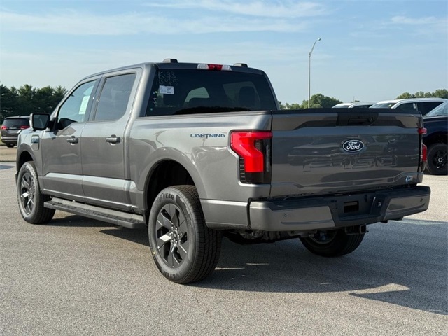 2025 Ford F-150 Lightning photo 3