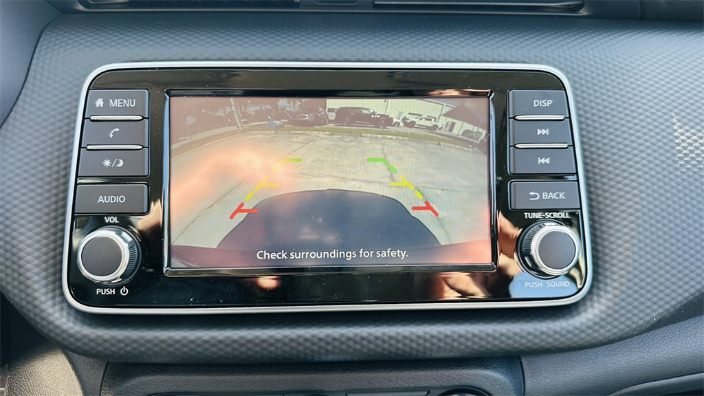 2025 Nissan Kicks Play S photo 19