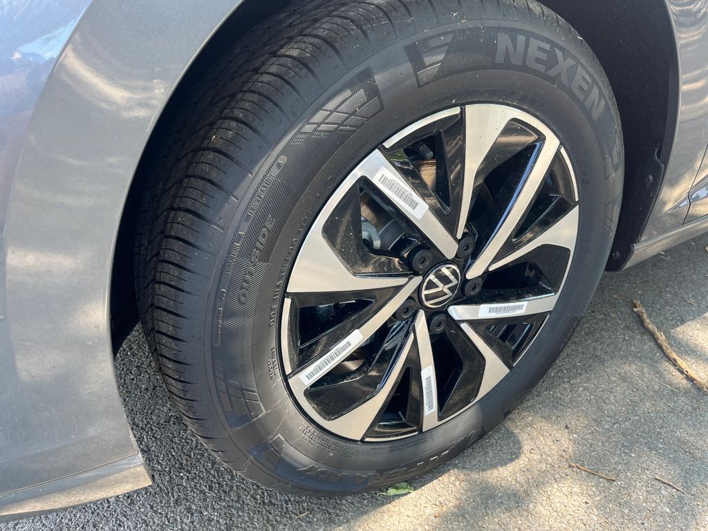 2025 Volkswagen Jetta 1.5T S photo 2