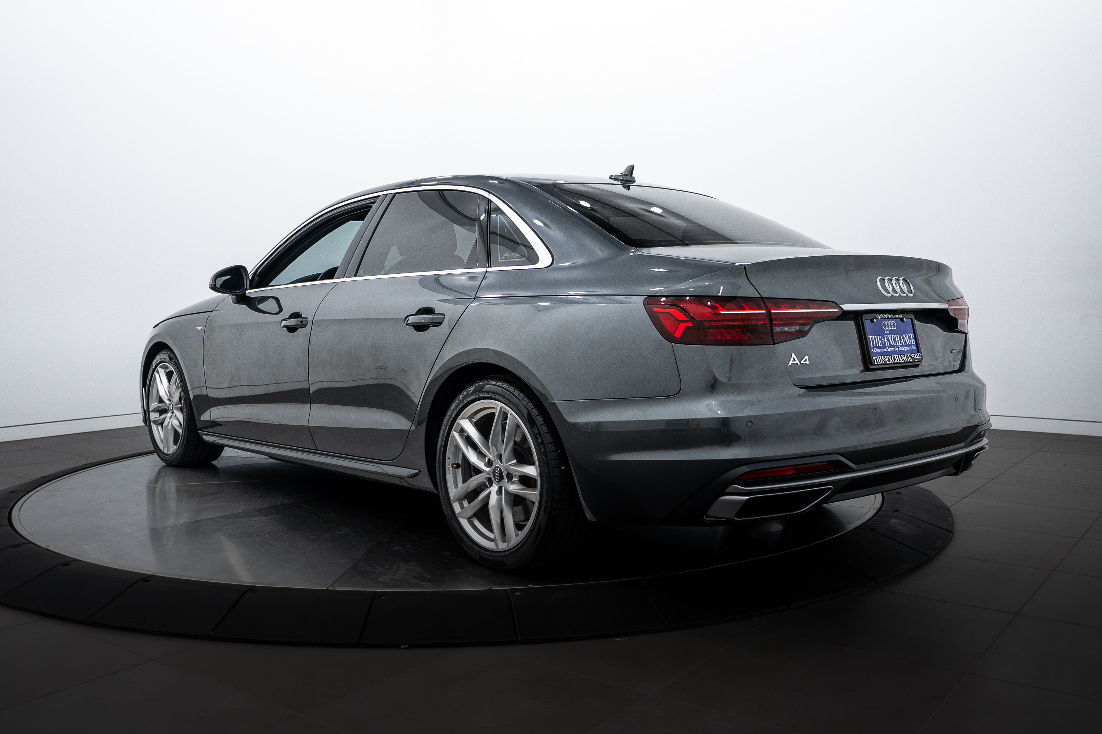 2020 Audi A4 Quattro Premium Plus photo 5