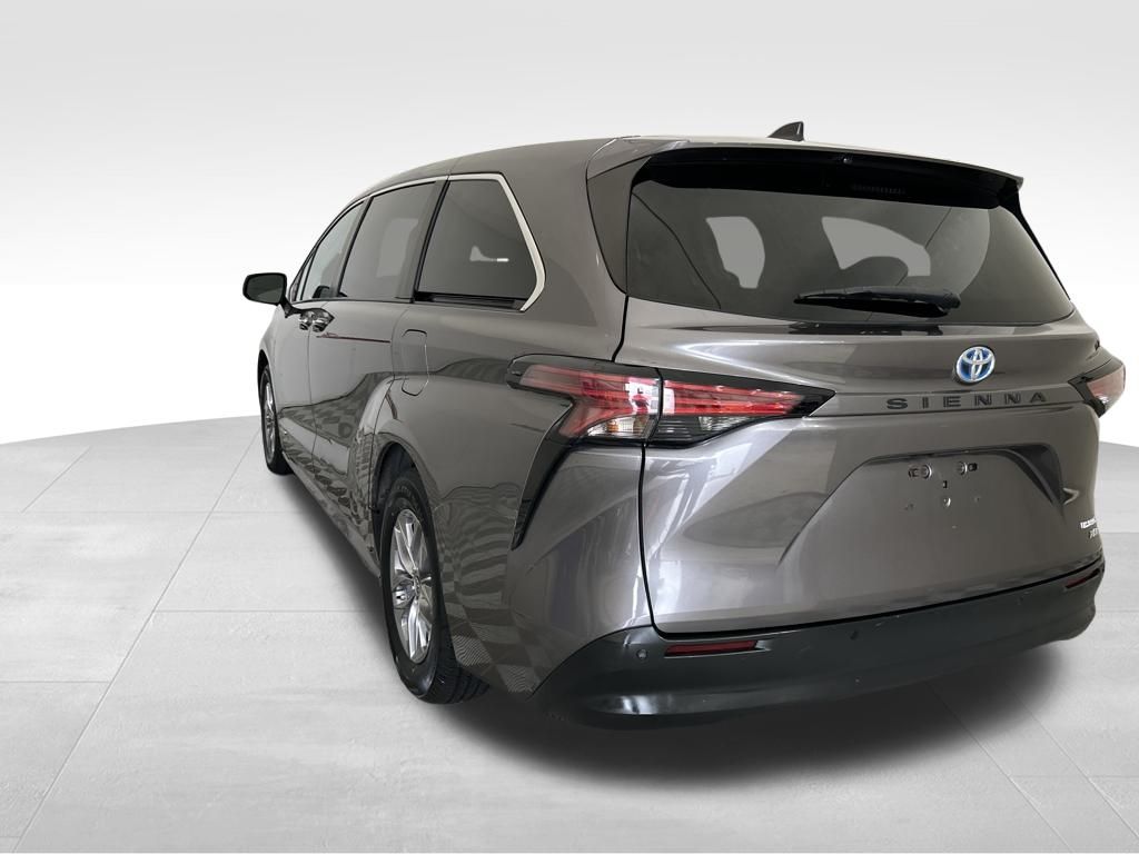 2021 Toyota Sienna XLE photo 23