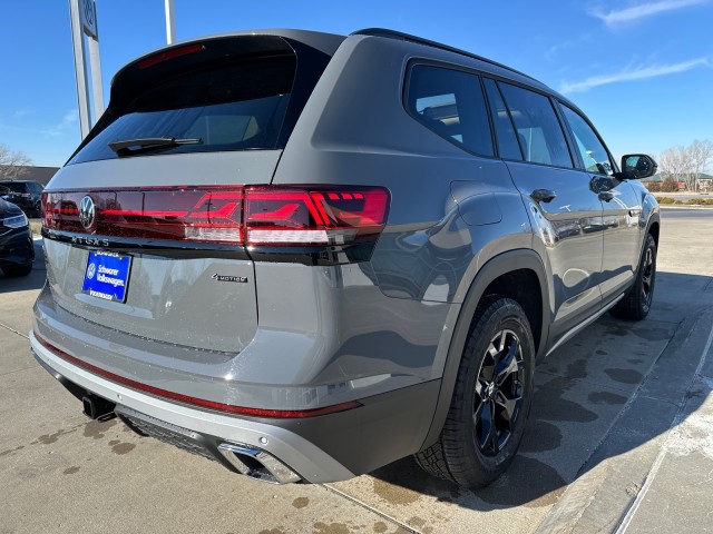 2025 Volkswagen Atlas Peak Edition photo 7