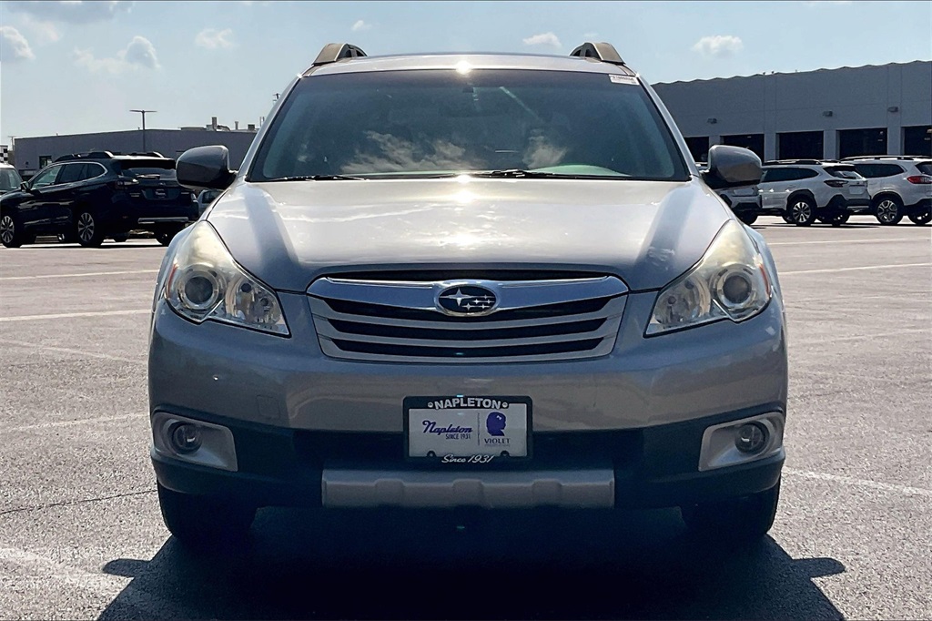2011 Subaru Outback 2.5i photo 2