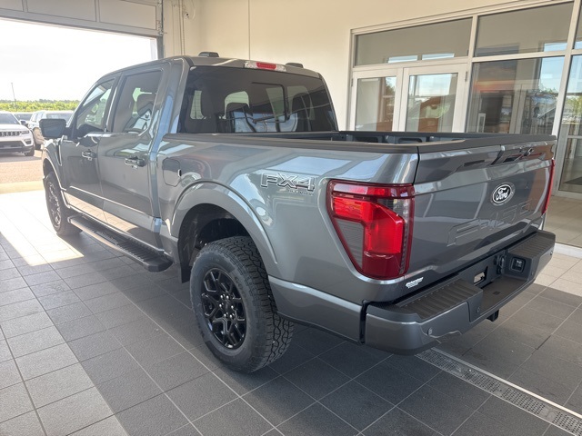2025 Ford F-150 XLT photo 4