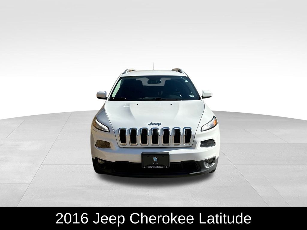 2016 Jeep Cherokee Latitude photo 3