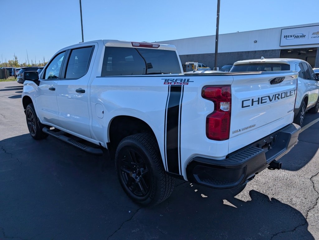 2023 Chevrolet Silverado 1500 Custom Trail Boss photo 4