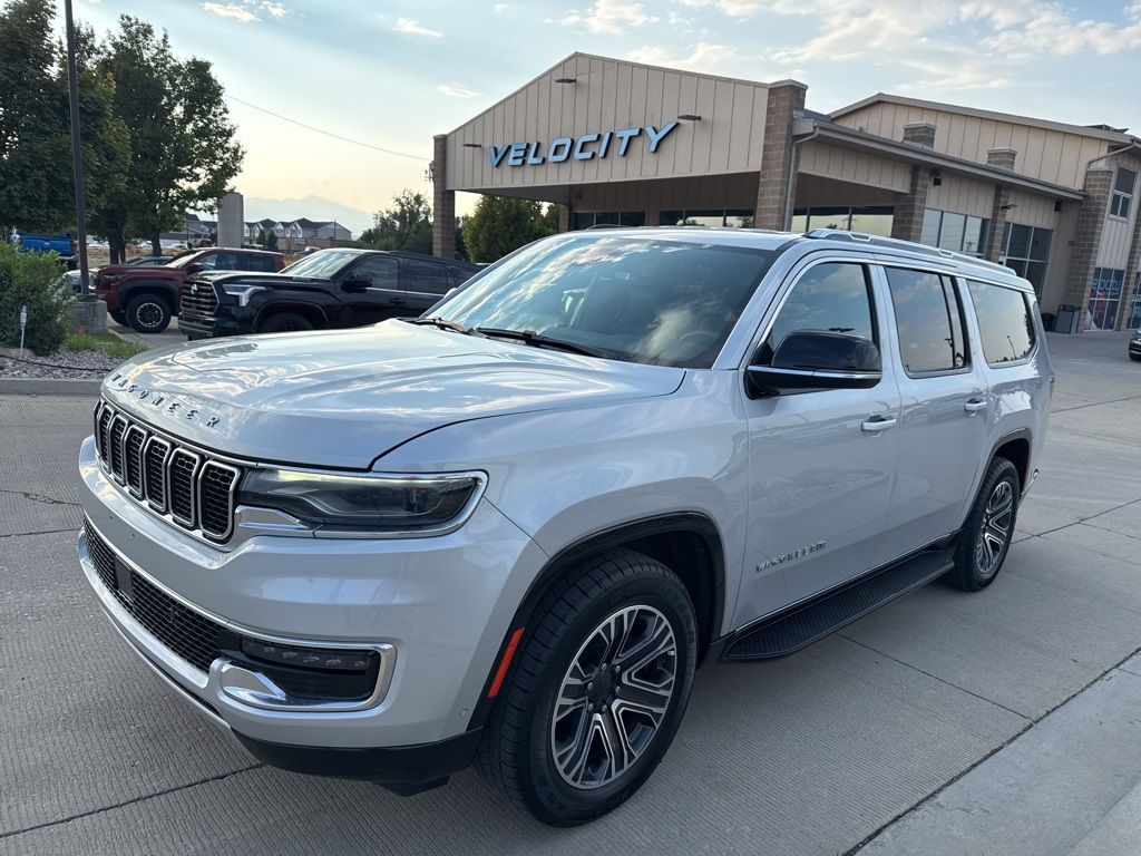 2023 Jeep Wagoneer L Series II photo 5