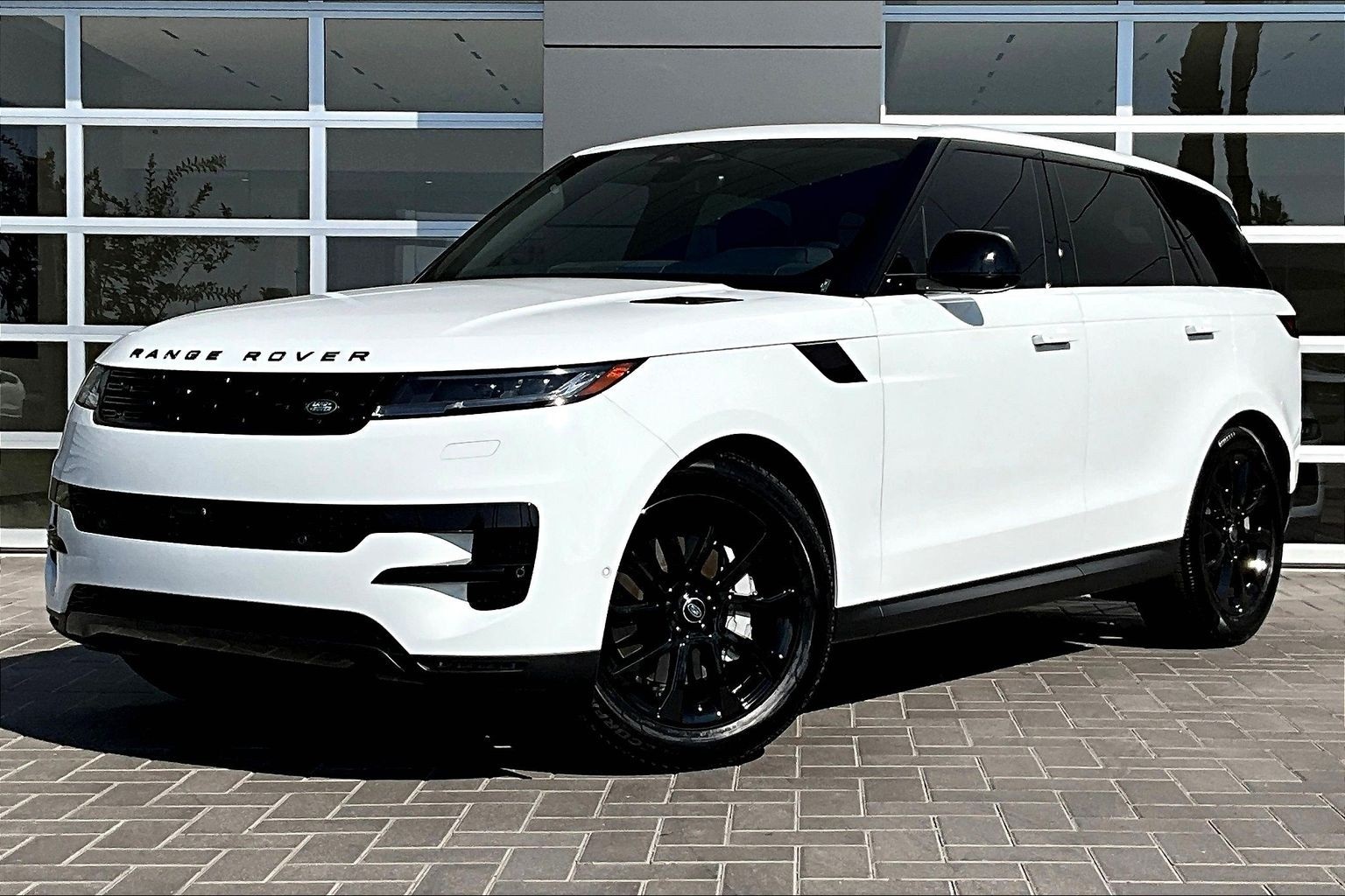 2025 Land Rover Range Rover Sport SE