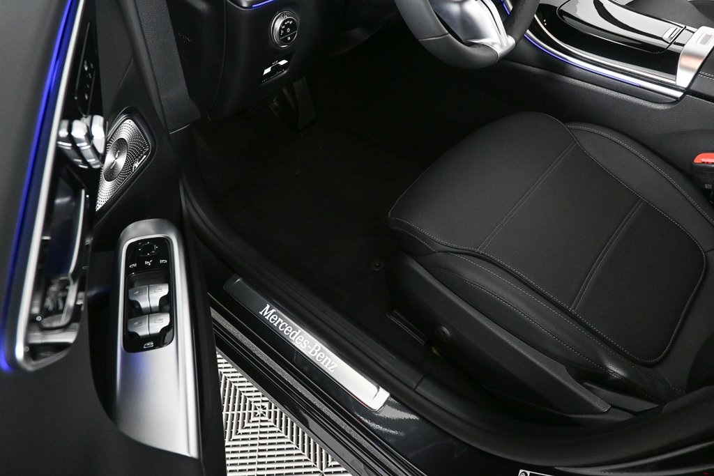 2025 Mercedes Benz C 300 photo 6