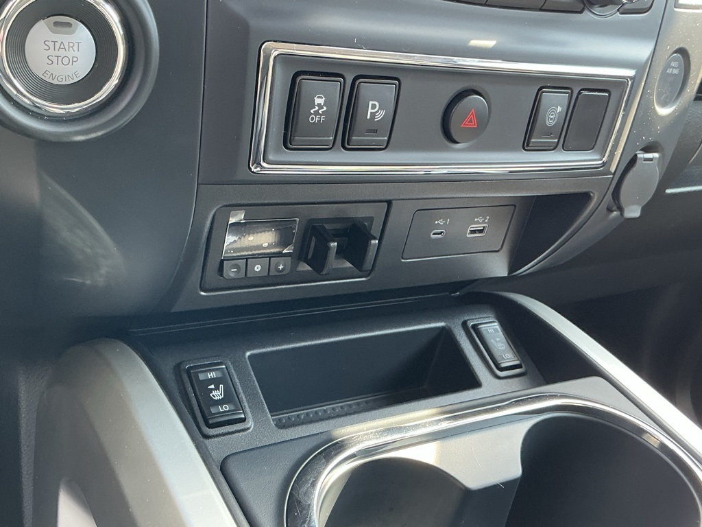 2024 Nissan Titan SV photo 5
