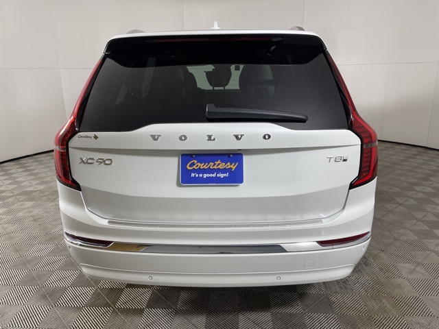 2025 Volvo XC90 T8 AWD Plus photo 7