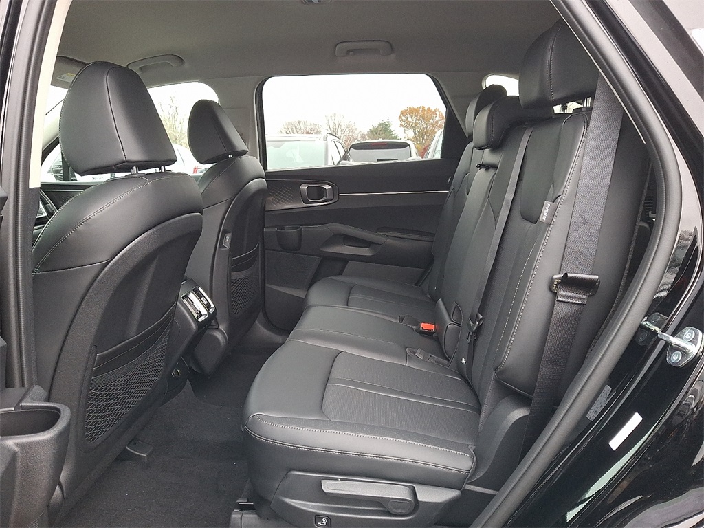 2026 Kia Sorento S photo 4
