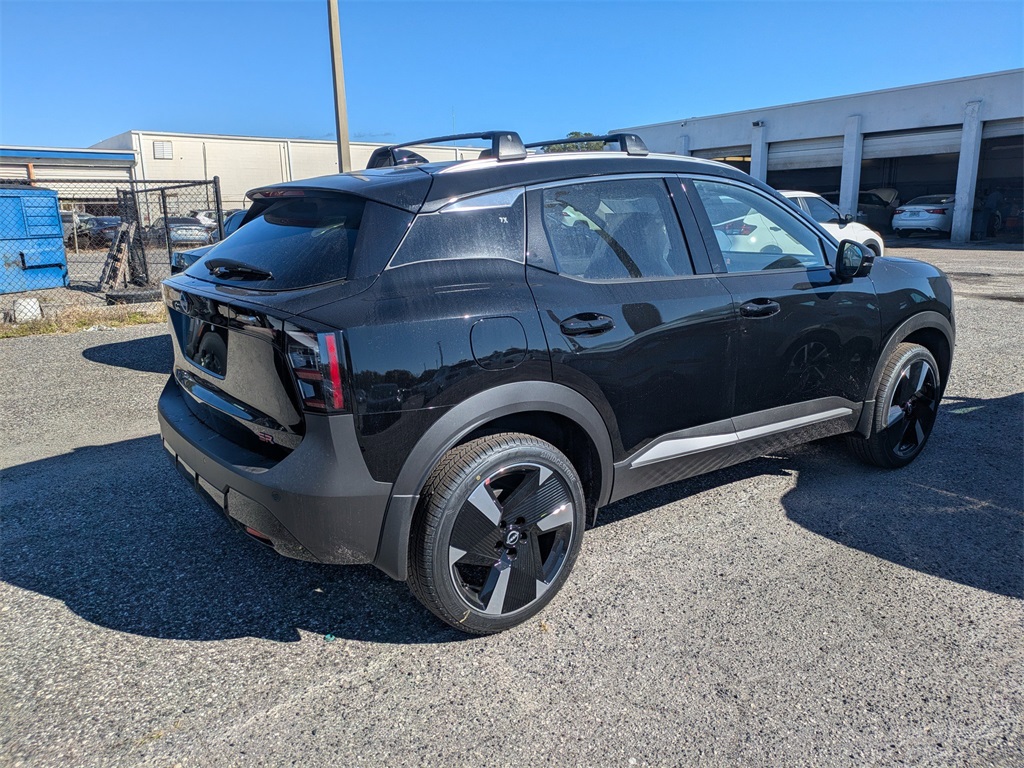 2026 Nissan Kicks SR photo 3