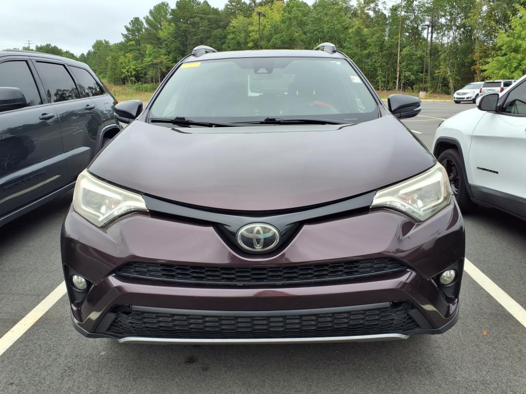2017 Toyota RAV4 SE photo 2