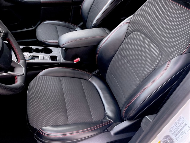 2024 Ford Escape ST-Line photo 4