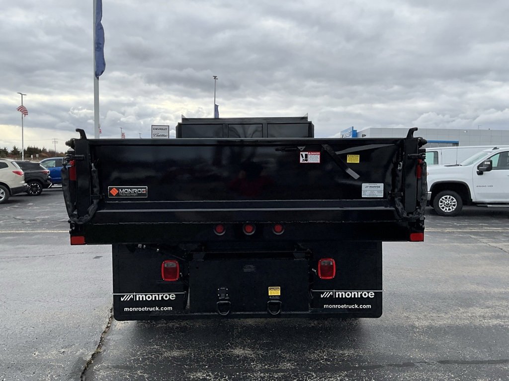 2024 Chevrolet Silverado 5500HD Work Truck photo 3