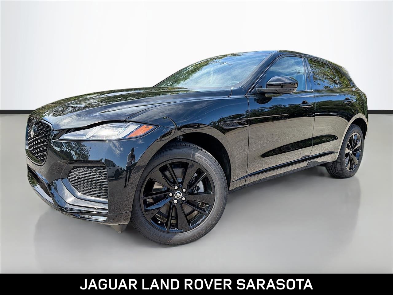 2026 Jaguar F-Pace R-Dynamic S's photo