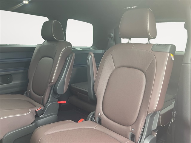 2025 Volkswagen ID. Buzz Pro Plus photo 12