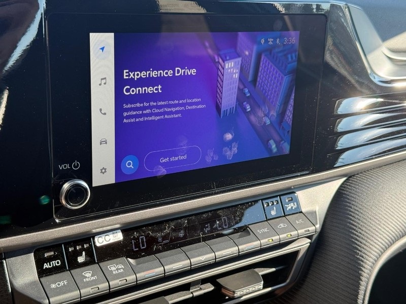 2026 Toyota Camry SE photo 17