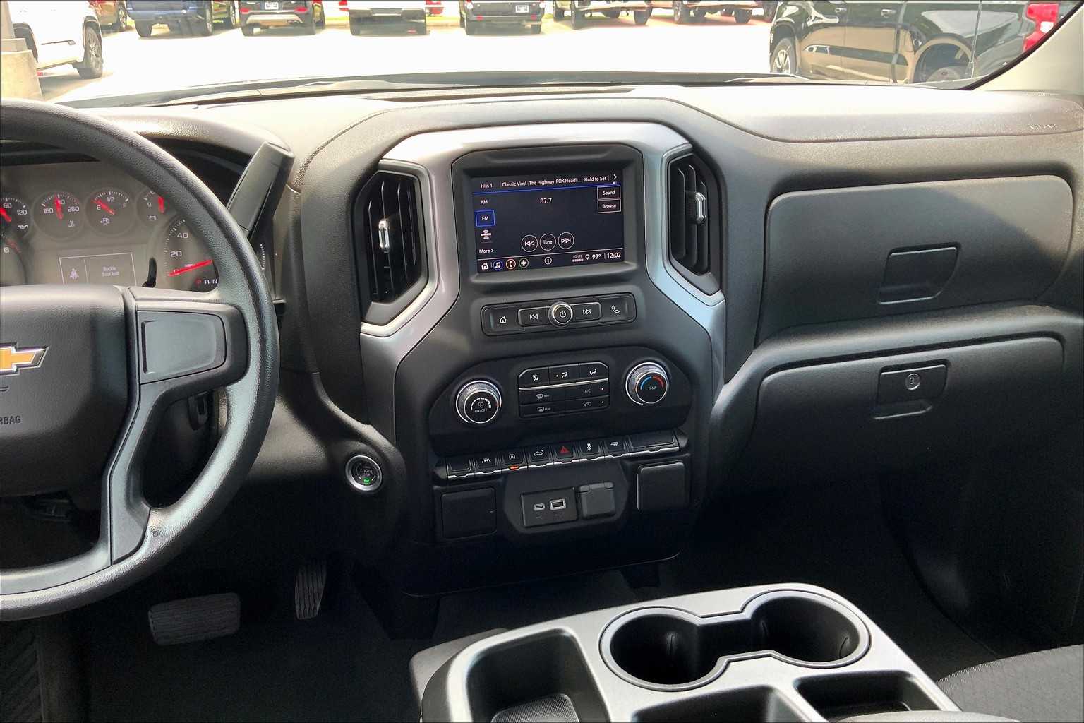 2025 Chevrolet Silverado 1500 Custom photo 12